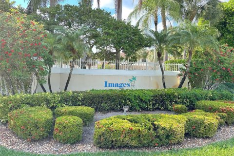 Townhouse in Pembroke Pines, Florida 3 bedrooms, 145.48 sq.m. № 1740053 - photo 13