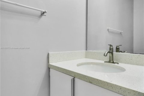 Touwnhouse à vendre à Pembroke Pines, Floride: 3 chambres, 145.48 m2 № 1740053 - photo 16