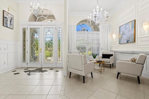 House in Bradenton, Florida 5 bedrooms, 369.01 sq.m. № 2203878 - photo 11