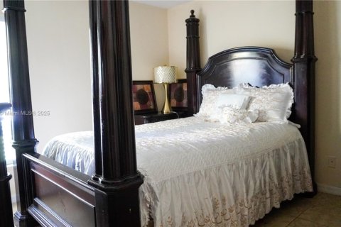 House in Vero Beach, Florida 3 bedrooms, 103.86 sq.m. № 1963510 - photo 17