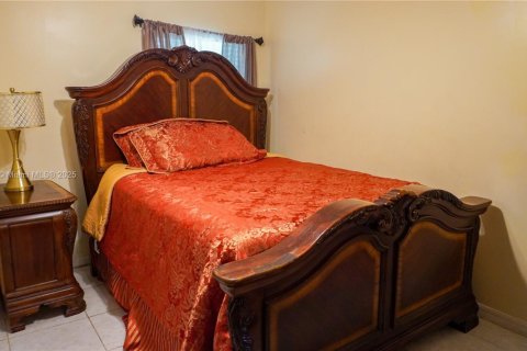 House in Vero Beach, Florida 3 bedrooms, 103.86 sq.m. № 1963510 - photo 14