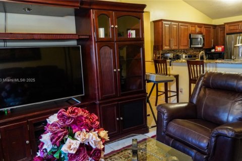 House in Vero Beach, Florida 3 bedrooms, 103.86 sq.m. № 1963510 - photo 13