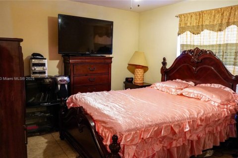 House in Vero Beach, Florida 3 bedrooms, 103.86 sq.m. № 1963510 - photo 18