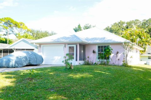 House in Vero Beach, Florida 3 bedrooms, 103.86 sq.m. № 1963510