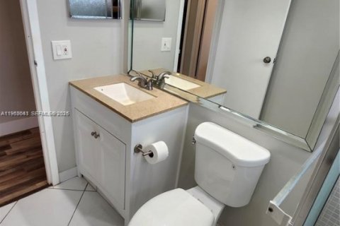 Condo in Delray Beach, Florida, 2 bedrooms  № 2007719 - photo 20