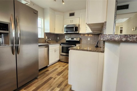 Condo in Delray Beach, Florida, 2 bedrooms  № 2007719 - photo 4