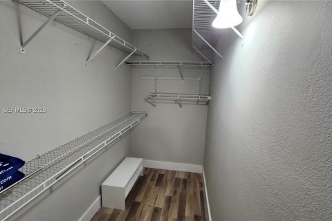 Condo in Delray Beach, Florida, 2 bedrooms  № 2007719 - photo 18