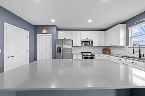 House in Haines City, Florida 4 bedrooms, 246.66 sq.m. № 1904978 - photo 25