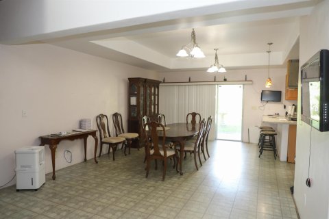 Villa ou maison à vendre à St. Lucie, Floride: 3 chambres, 334.45 m2 № 2245227 - photo 3