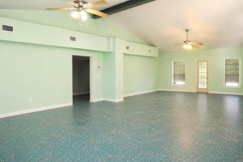 Villa ou maison à vendre à St. Lucie, Floride: 3 chambres, 334.45 m2 № 2245227 - photo 15