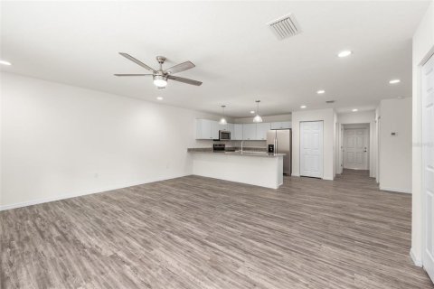 Commercial property in Ocala, Florida 6 bedrooms, 262.54 sq.m. № 2097008 - photo 4