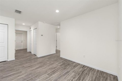 Commercial property in Ocala, Florida 6 bedrooms, 262.54 sq.m. № 2097008 - photo 12