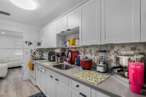 Villa ou maison à vendre à Hialeah, Floride: 3 chambres, 125.33 m2 № 1931871 - photo 8