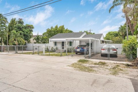 Villa ou maison à vendre à Hialeah, Floride: 3 chambres, 125.33 m2 № 1931871 - photo 1