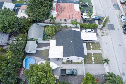 Villa ou maison à vendre à Hialeah, Floride: 3 chambres, 125.33 m2 № 1931871 - photo 25