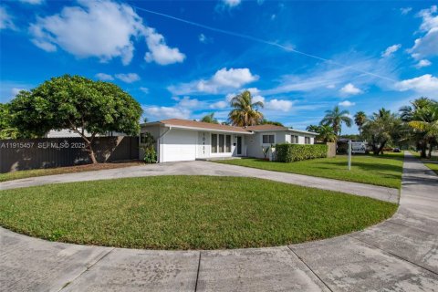 Купить виллу или дом в Майами, Флорида 4 спальни, 151.34м2, № 1972718 - фото 3