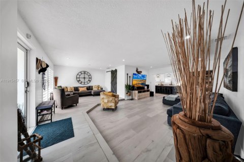 Купить виллу или дом в Майами, Флорида 4 спальни, 151.34м2, № 1972718 - фото 11