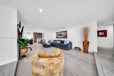 Купить виллу или дом в Майами, Флорида 4 спальни, 151.34м2, № 1972718 - фото 10