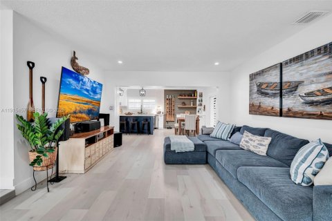 Купить виллу или дом в Майами, Флорида 4 спальни, 151.34м2, № 1972718 - фото 28