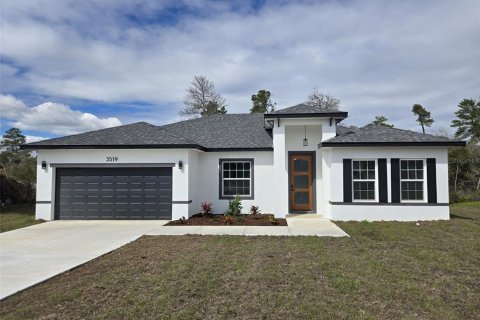 House in Ocala, Florida 4 bedrooms, 164.81 sq.m. № 1526609 - photo 1