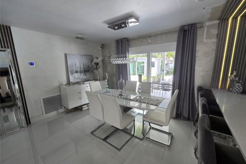 Villa ou maison à vendre à Pompano Beach, Floride: 4 chambres, 94.2 m2 № 2426760 - photo 30