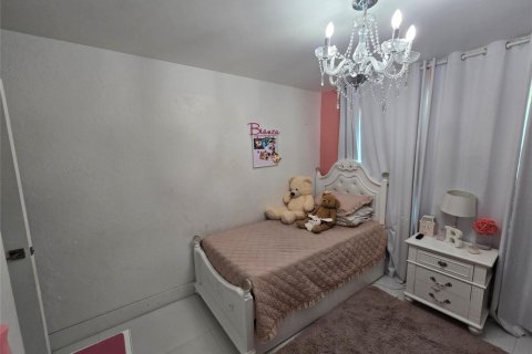 Villa ou maison à vendre à Pompano Beach, Floride: 4 chambres, 94.2 m2 № 2426760 - photo 20