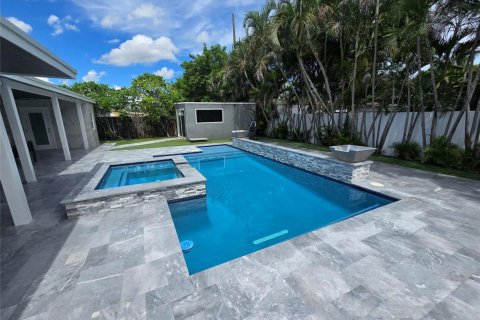 Villa ou maison à Pompano Beach, Floride 4 chambres, 94.2 m2 № 2426760