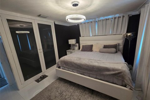 Villa ou maison à vendre à Pompano Beach, Floride: 4 chambres, 94.2 m2 № 2426760 - photo 10
