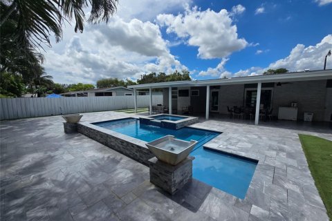 Villa ou maison à vendre à Pompano Beach, Floride: 4 chambres, 94.2 m2 № 2426760 - photo 3