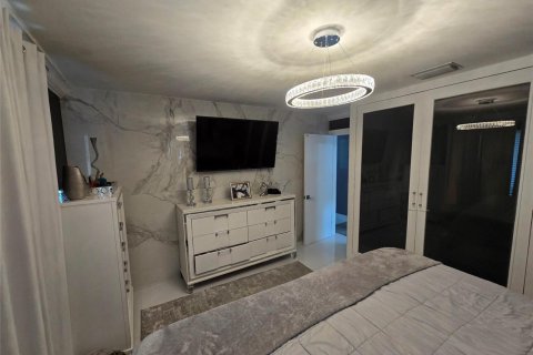 Villa ou maison à vendre à Pompano Beach, Floride: 4 chambres, 94.2 m2 № 2426760 - photo 12
