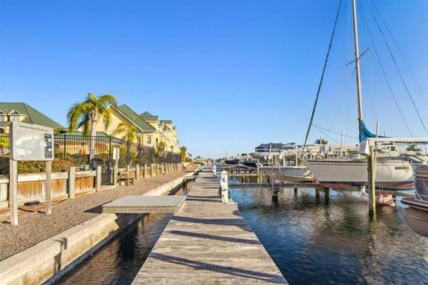 Adosado en venta en Apollo Beach, Florida, 4 dormitorios, 287.25 m2 № 2165946 - foto 4