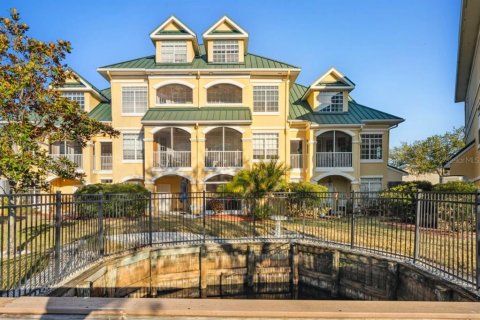 Adosado en venta en Apollo Beach, Florida, 4 dormitorios, 287.25 m2 № 2165946 - foto 2