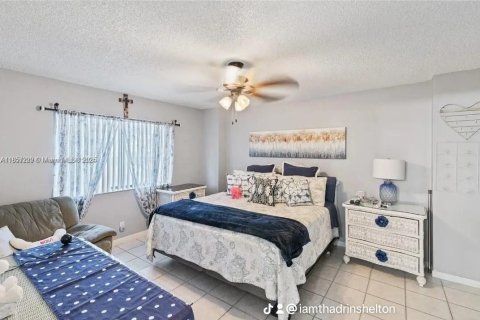 Condominio en venta en North Lauderdale, Florida, 2 dormitorios, 125.42 m2 № 1881649 - foto 5