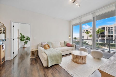 Купить кондоминиум в Майами, Флорида 2 спальни, 94.48м2, № 2047977 - фото 4