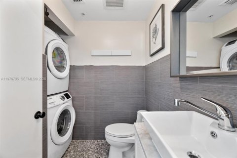 Купить кондоминиум в Майами, Флорида 2 спальни, 94.48м2, № 2047977 - фото 10