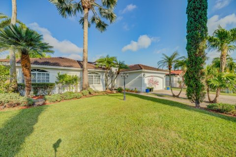 Villa ou maison à vendre à Miami, Floride: 4 chambres, 165.92 m2 № 2004238 - photo 2