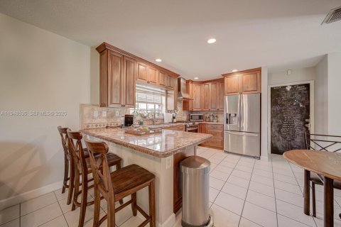 Villa ou maison à vendre à Miami, Floride: 4 chambres, 165.92 m2 № 2004238 - photo 27