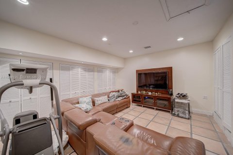 Villa ou maison à vendre à Miami, Floride: 4 chambres, 165.92 m2 № 2004238 - photo 19