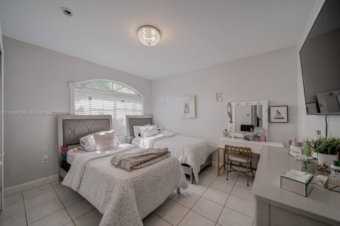 Villa ou maison à vendre à Miami, Floride: 4 chambres, 165.92 m2 № 2004238 - photo 8