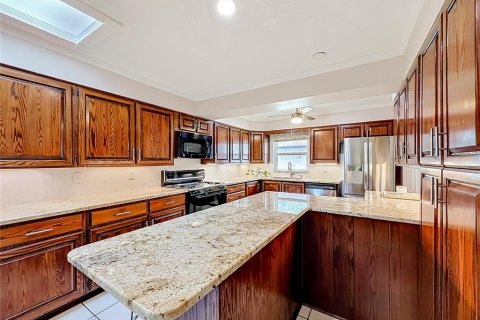 Villa ou maison à vendre à Orlando, Floride: 3 chambres, 168.06 m2 № 2205132 - photo 18