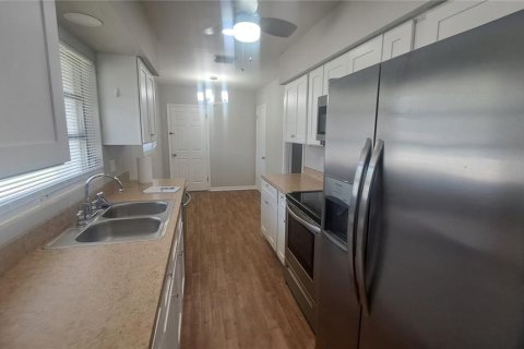 Casa en alquiler en Orlando, Florida, 3 dormitorios, 110.09 m2 № 2149982 - foto 4