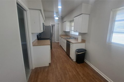 Casa en alquiler en Orlando, Florida, 3 dormitorios, 110.09 m2 № 2149982 - foto 5