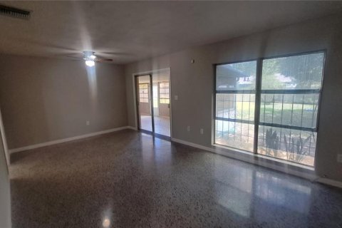 Casa en alquiler en Orlando, Florida, 3 dormitorios, 110.09 m2 № 2149982 - foto 3