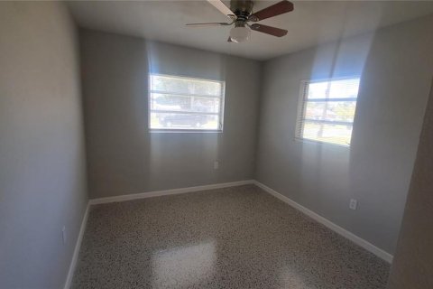 Casa en alquiler en Orlando, Florida, 3 dormitorios, 110.09 m2 № 2149982 - foto 8