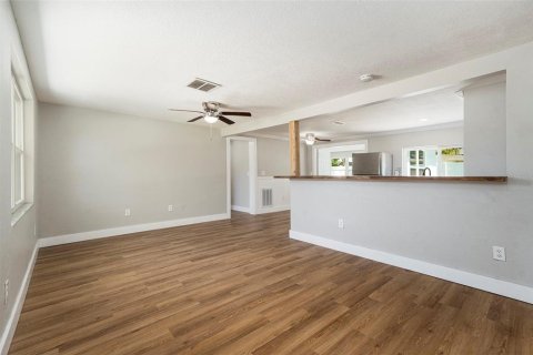 Casa en venta en Holiday, Florida, 4 dormitorios, 138.98 m2 № 1804089 - foto 4