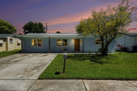 Casa en venta en Holiday, Florida, 4 dormitorios, 138.98 m2 № 1804089 - foto 2