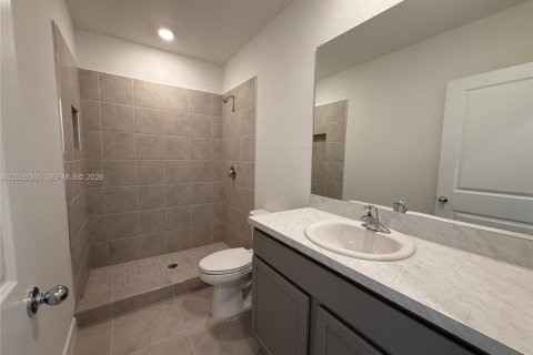 Townhouse in Florida City, Florida 3 bedrooms, 127.83 sq.m. № 2154499 - photo 13