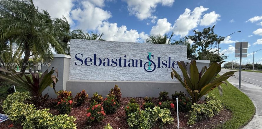 Townhouse in Florida City, Florida 3 bedrooms, 127.83 sq.m. № 2154499
