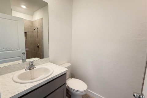 Townhouse in Florida City, Florida 3 bedrooms, 127.83 sq.m. № 2154499 - photo 7