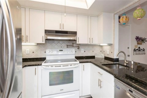Condo in New Port Richey, Florida, 1 bedroom  № 1789303 - photo 10